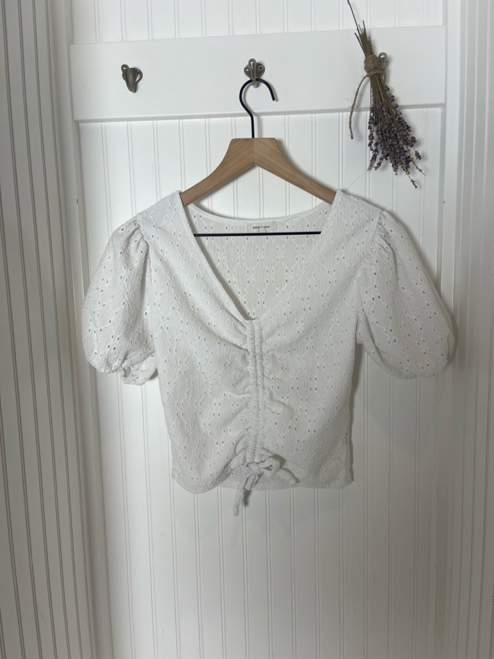 Eyelet Ruched V-Neck Puff Sleeve Top - White